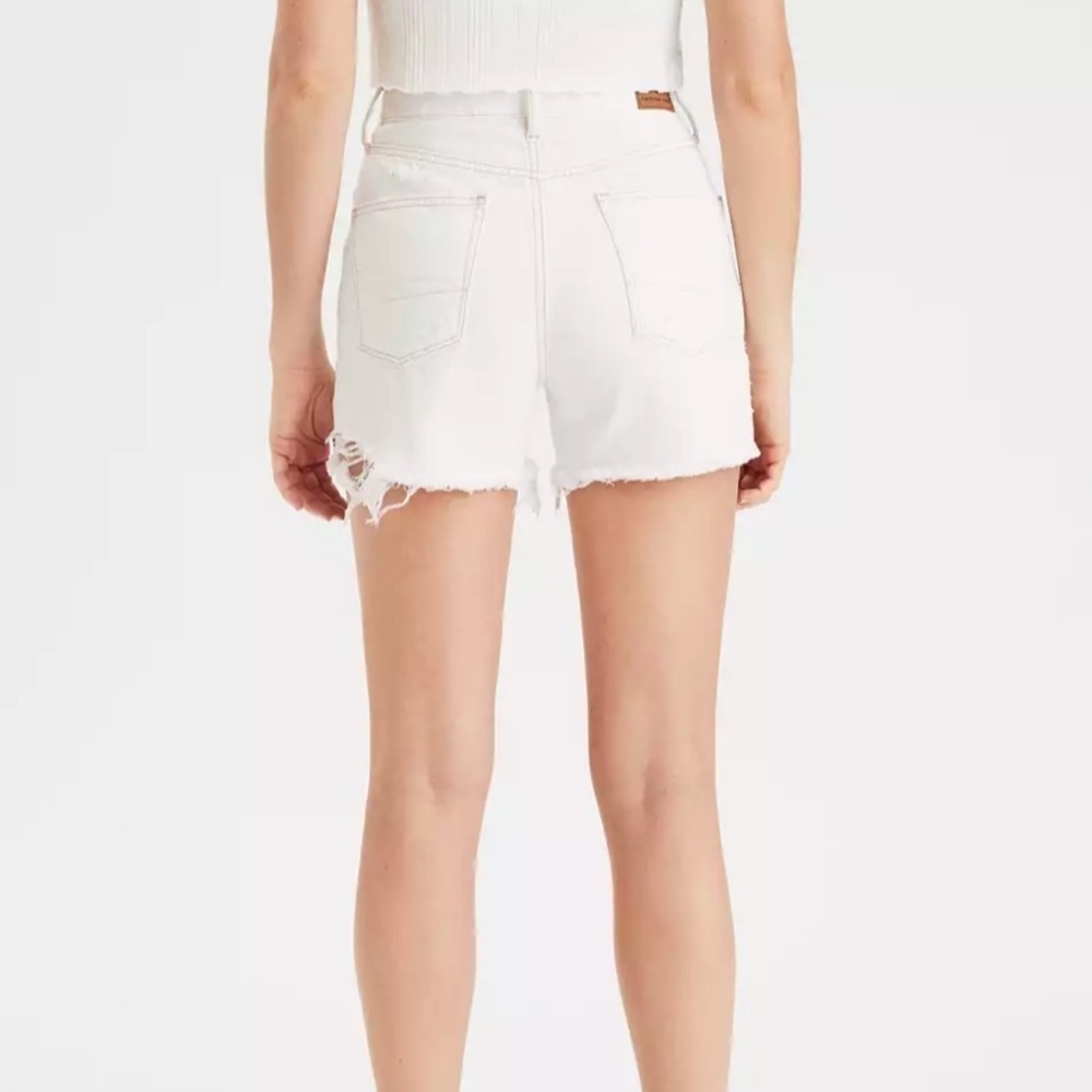 American Eagle White 90s Boyfriend Shorts - Picture 2 of 7